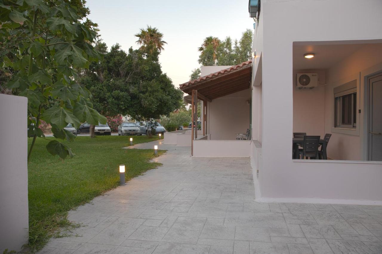 Philippos & Alexandros Apartments ตีกากี ภายนอก รูปภาพ