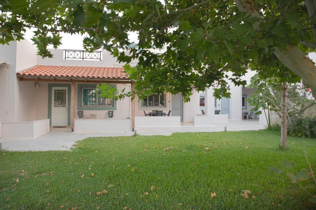 Philippos & Alexandros Apartments ตีกากี ภายนอก รูปภาพ