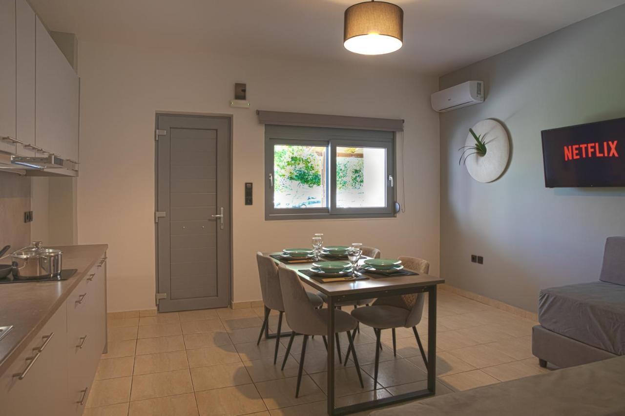 Philippos & Alexandros Apartments ตีกากี ภายนอก รูปภาพ